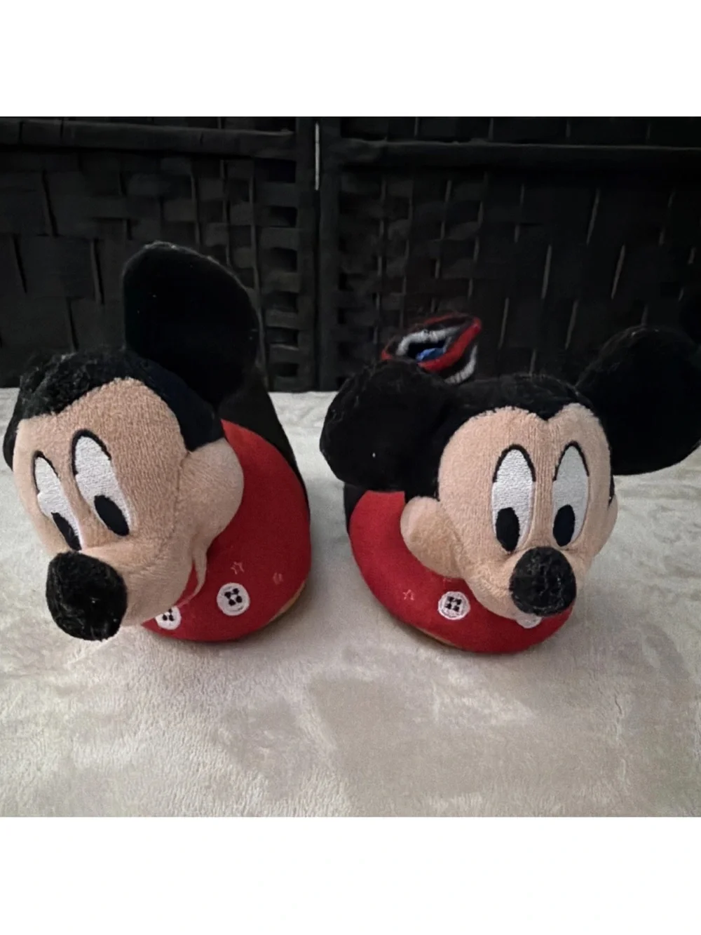 Kids Plush Mickey Mouse Red Slip-On Slippers, Size 9/10